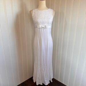 Vintage 90s/Y2K Coquette White Lace Maxi Dress size 5